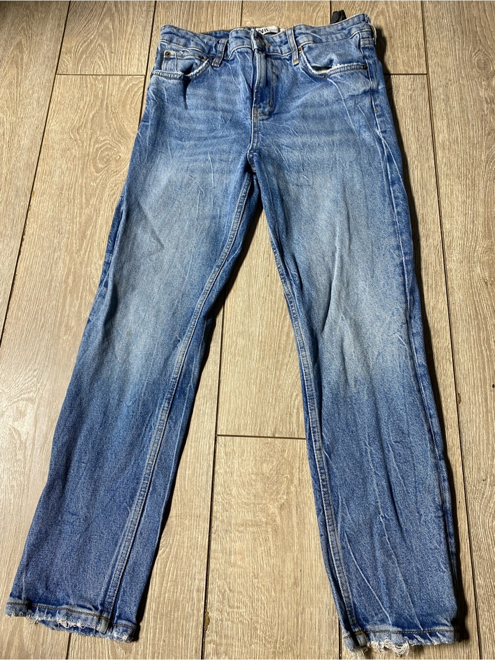 Zara Light Wash Straight Leg Jeans Raw Frayed Hem Size 6 / 28